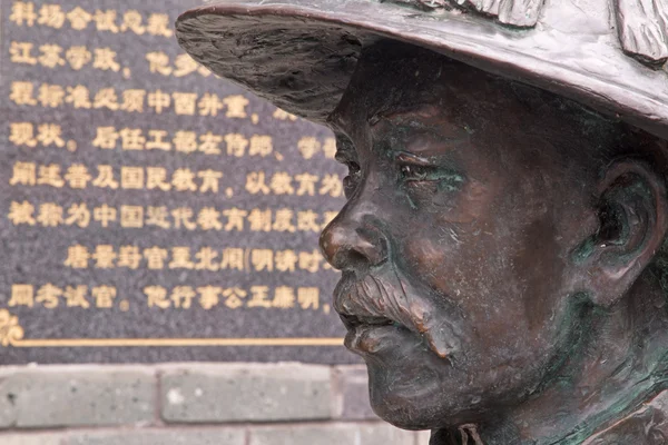 Estátuas de Bronze na cidade de Guilin China contando uma história da história de Guilin — Fotografia de Stock