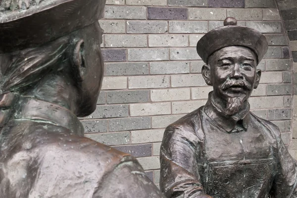 Bronzen beelden in de stad van guilin china vertellen van een verhaal van de geschiedenis van guilin. — Stockfoto