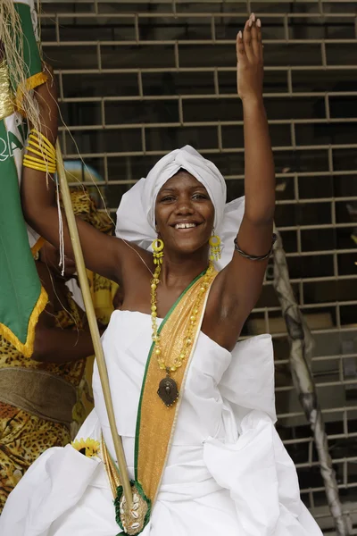 Rio de Janeiro, Brasil 13 de fevereiro de 2015 Artistas de rua entretêm turista durante o festival do Carnaval — Fotografia de Stock