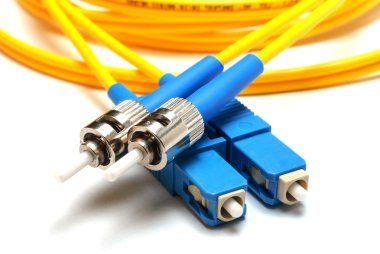 optik bağlayıcılar st ve sc yazın