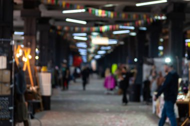 Pazar ve yeraltı geçişlerinin tamamen bulanık arkaplanı 