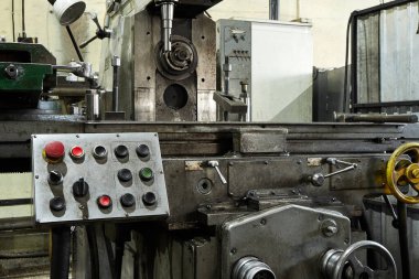 Fabrikadaki endüstriyel makine