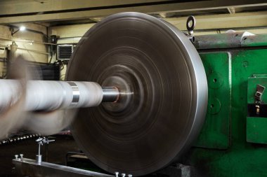 Fabrikadaki endüstriyel makine