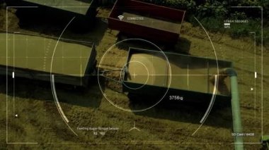 Akıllı Tarım Teknolojileri - Akıllı Tarım Uygulamalı Tarım Dronu. Hasat Algılayıcılarını Hasat ve Verimli Çiftlik İçin Birleştir. Buğday hasadının Hava Aracı Görünümü.