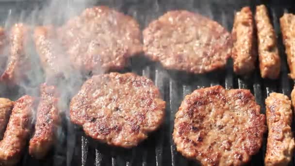 Lahodné Šťavnaté Burgery Kebab Grilování Dřevěném Uhlí Grilu Gril Chutným — Stock video