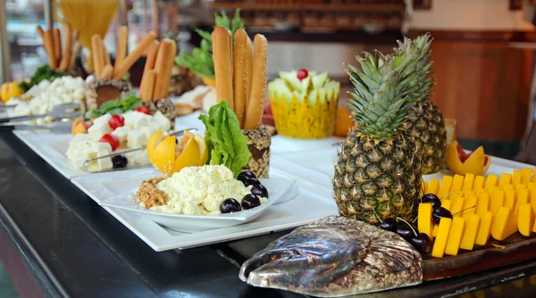 Buffet de comida en restaurante —  Fotos de Stock