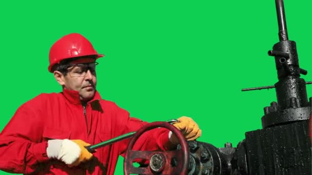 Trabajador de petróleo y gas — Vídeo de stock