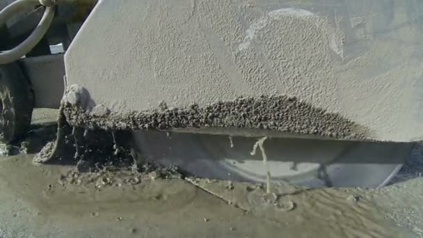 Řezání asfaltu s Diamond Blade — Stock video