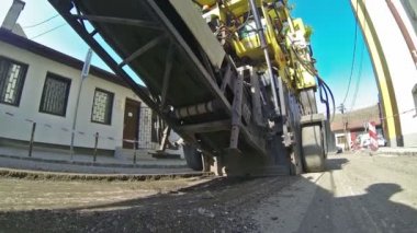 İşçilerin yol inşaatı