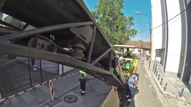 İşçilerin yol inşaatı