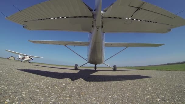 Avião pronto para descolar — Vídeo de Stock