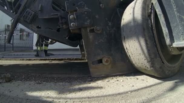 舗装の層を除去する加工機 — ストック動画