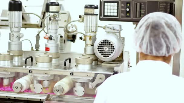 Drug Manufacturing Machine — Stock Video