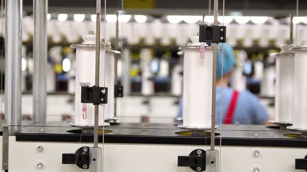 Текстильне виробництво синтетичних волокон — стокове відео