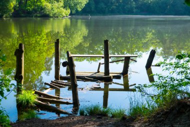 Pushcha-Voditsa 'da su basmış balıkçı köprüsü, Kyiv