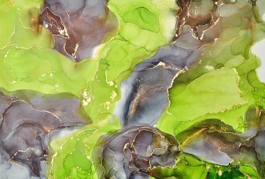 Şeffaf renk akımları, yılan gibi kıvrılan metalik girdaplar ve köpüklü renk spreyleri bu serbest akan dokuların manzarasını şekillendirir. Alkol mürekkebi tekniğindeki doğal lüks, akışkan sanat resimleri.