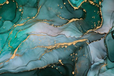 Şeffaf renk akımları, yılan gibi kıvrılan metalik girdaplar ve köpüklü renk spreyleri bu serbest akan dokuların manzarasını şekillendirir. Alkol mürekkebi tekniğindeki doğal lüks, akışkan sanat resimleri.