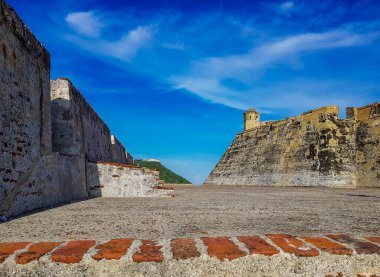 ARTAJİNA KOLOMBIAWALLED ŞEHRİ VE TRADİTİM, DÜNYA HİKAYESİ BİLİYOR