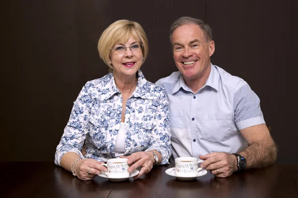 Casal tomando um café — Fotografia de Stock