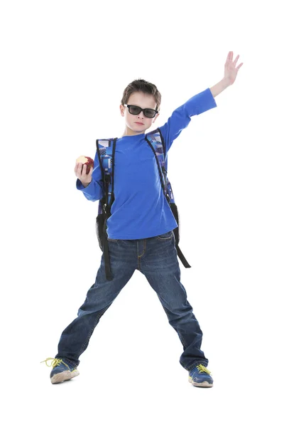 Junge trägt Rucksack — Stockfoto