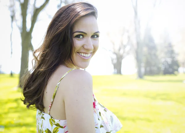 Casual brunette outdoors — Stock Photo, Image