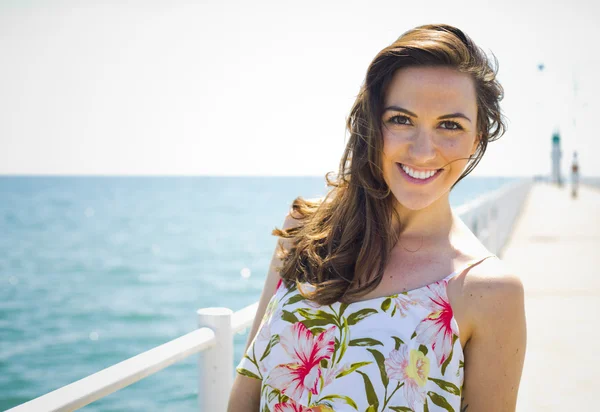 Casual brunette outdoors — Stock Photo, Image