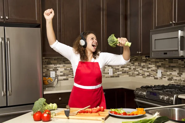 स्वयंपाकघरात स्त्री — स्टॉक फोटो, इमेज