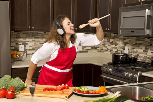 Donna in cucina — Foto Stock