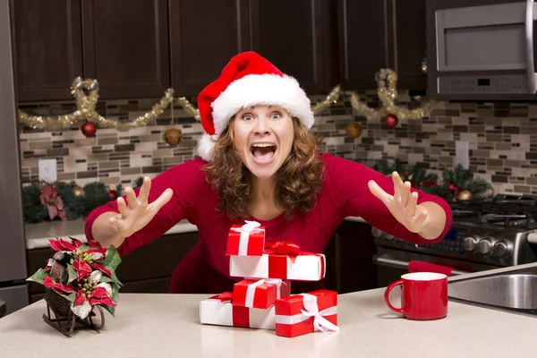 Mujer emocionada durante la Navidad — Foto de Stock