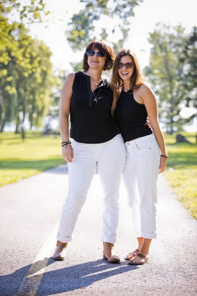 Madre e hija — Foto de Stock