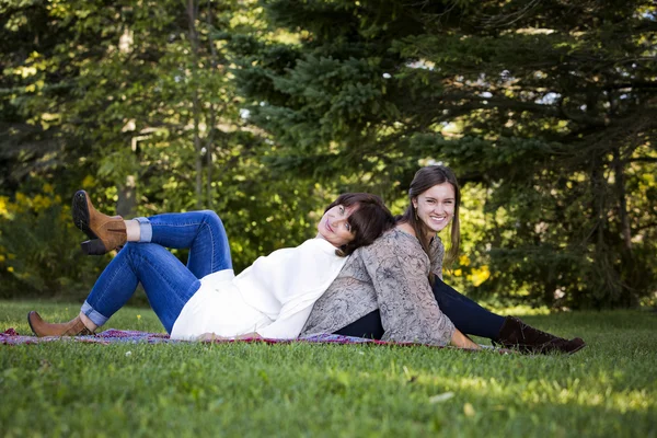 Mother and daughter — Stock Photo, Image