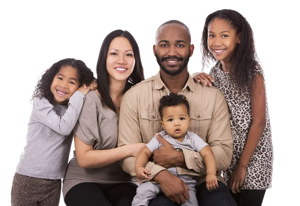 Família casual étnica — Fotografia de Stock