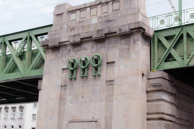 Beton köprü pillon