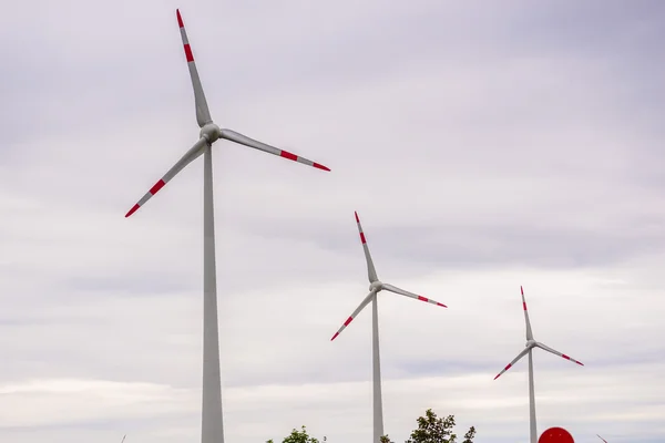 Energía eólica moderna — Foto de Stock