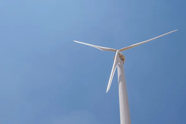 Energía eólica moderna — Foto de Stock