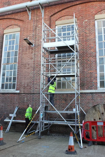 Bouw van de toren van een steiger — Stockfoto