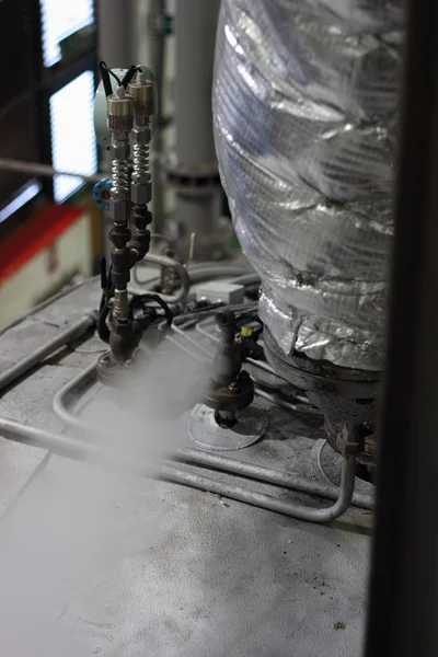 Uma caldeira a vapor industrial — Fotografia de Stock