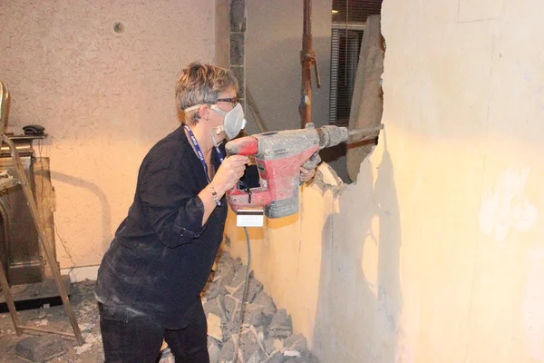 Demolition of a wall — Stock Photo, Image