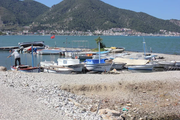 Vissersboten afgemeerd in fethiye — Stockfoto