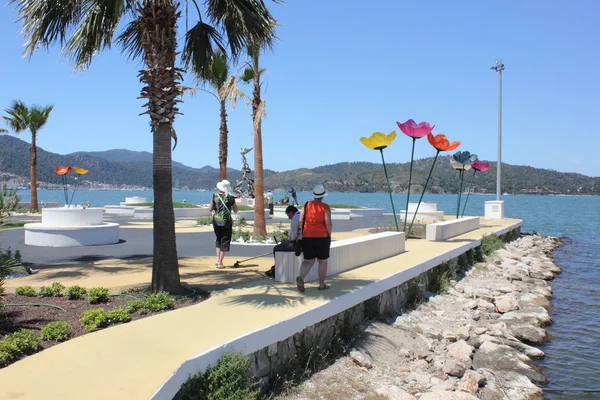 Büyük süs çiçek