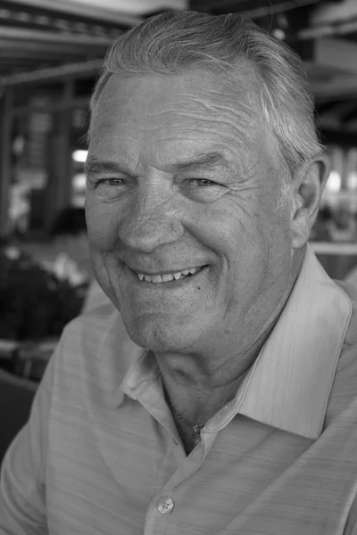 Un retrato de un inglés sonriendo — Foto de Stock