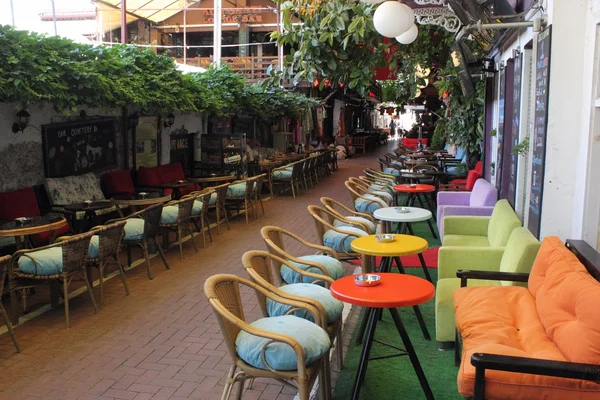 Un Bistro le long des petites rues de Fethiye — Photo