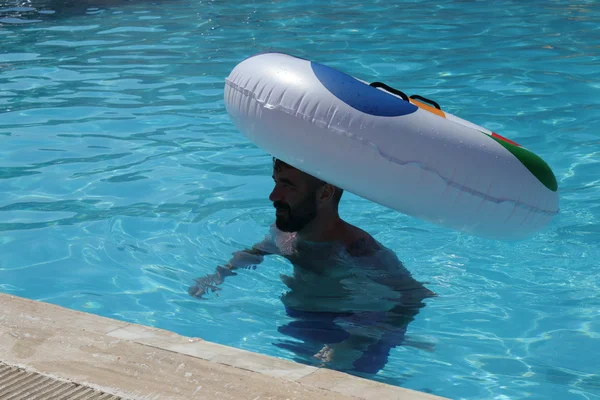 An Englishman in a swimming pool — Stock Photo, Image