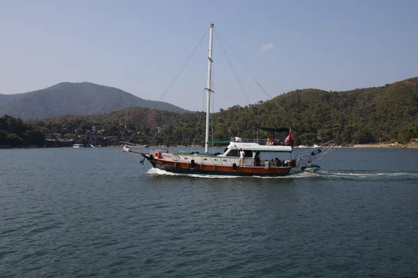 Boat trips for tourists — Stock Photo, Image