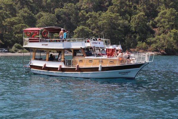 Boat trips for tourists — Stock Photo, Image