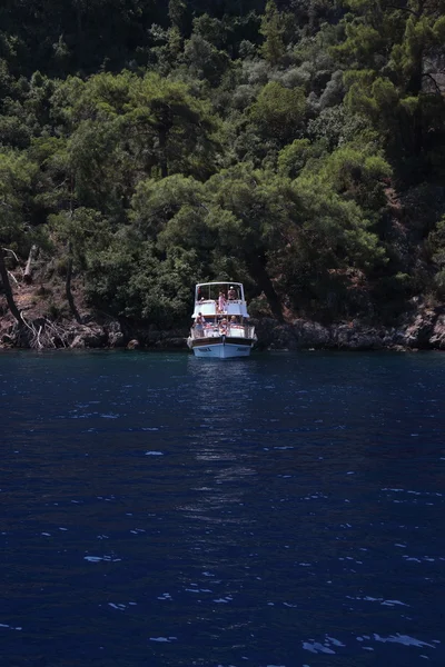 Boat trips for tourists — Stock Photo, Image