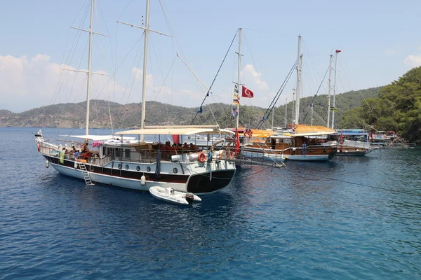 Boat trips for tourists — Stock Photo, Image