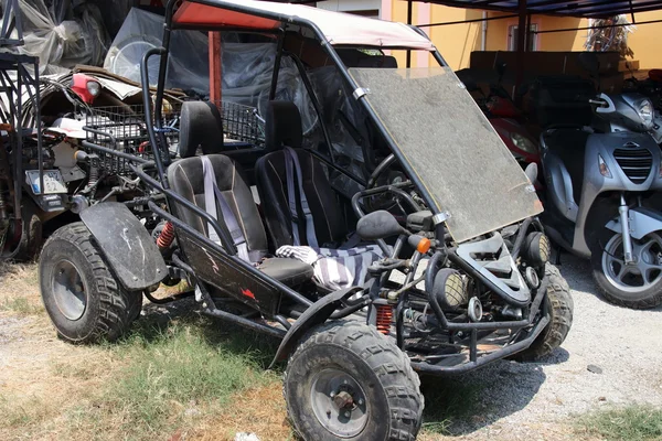 Een twee seater quad voertuig — Stockfoto