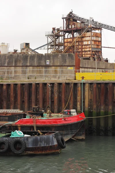 Aggregates being delivered by sea — Stock Photo, Image