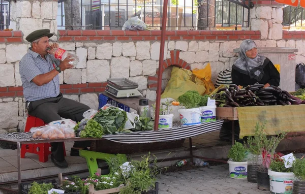 Türk birkaç taze gıda satış üretmek — Stok fotoğraf